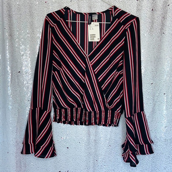 ✨🆕 H&M Divided Blouse - NWT 🏷✨ - Picture 1 of 5